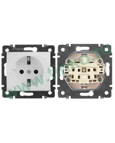 Розетка Valena 2К+3 10/16А, белый (774420). Розетка. LegranD в Электростали